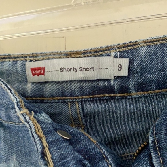 Levi’s - Picture 3 of 4